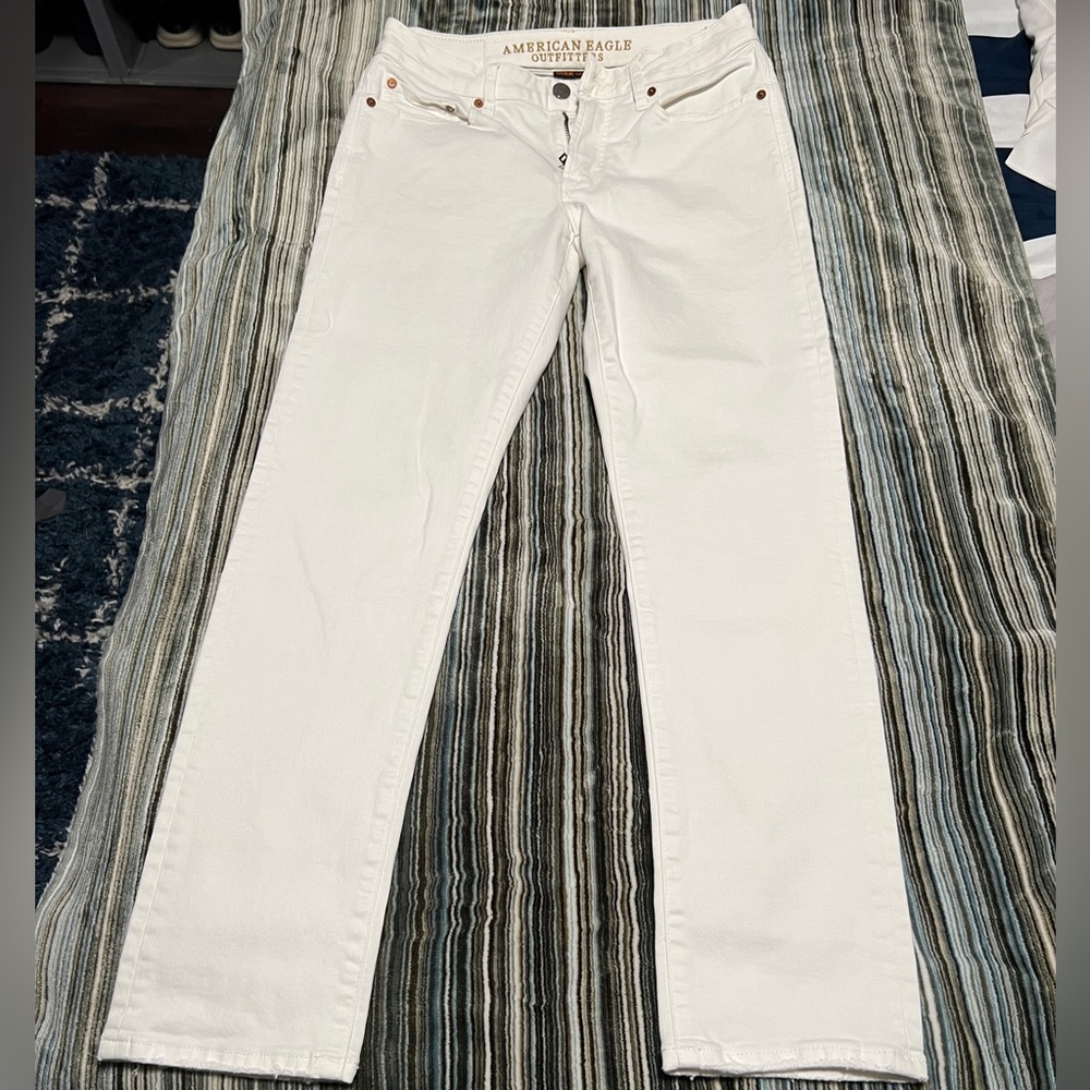 American Eagle white jeans